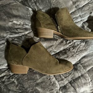 Old Navy Olive Green Cut Out Bootie